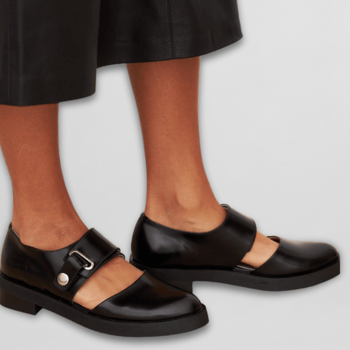 Κλασικά Mary Janes με Αγκράφα