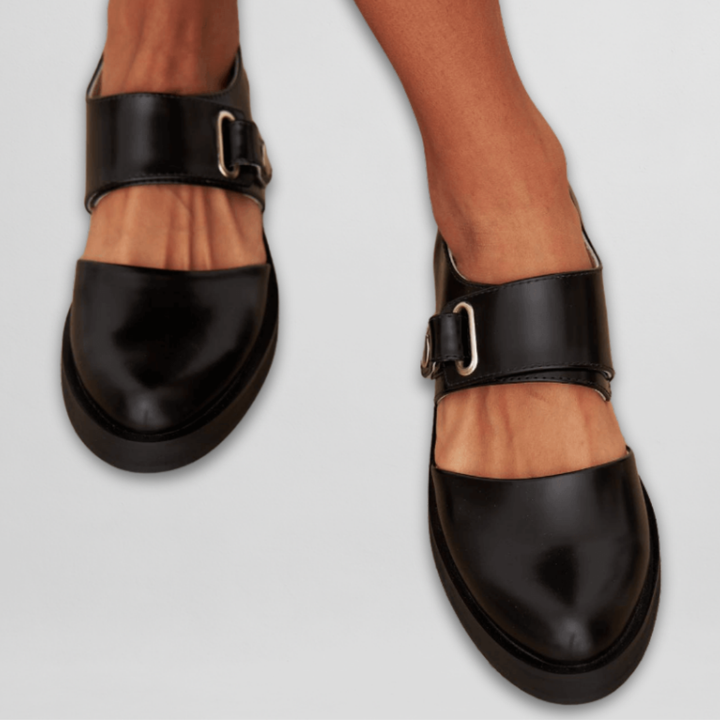 Κλασικά Mary Janes με Αγκράφα