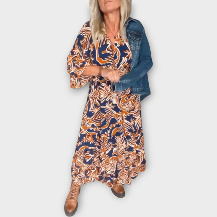 Μακρύ Φόρεμα με Εντυπωσιακό Σχέδιο