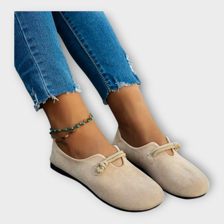 Σουέτ Παπούτσια με Κόμπο Λεπτομέρεια