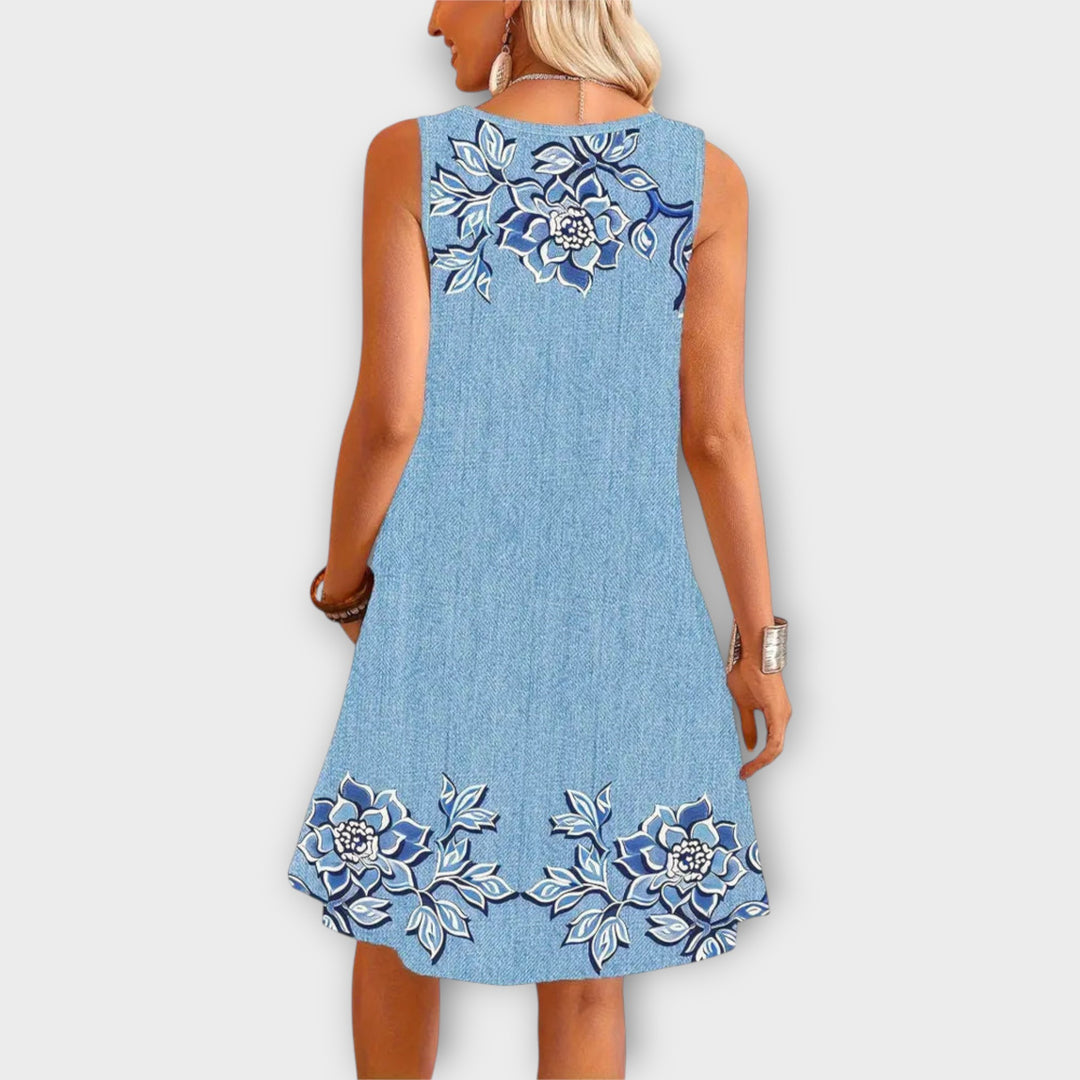 Φόρεμα με Κομψή Γραμμή και Διακριτικές Λεπτομέρειες