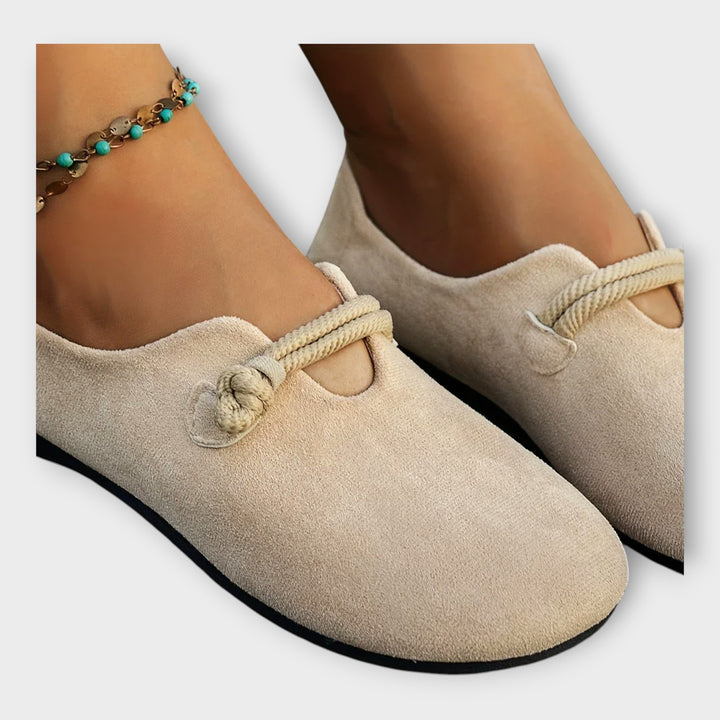 Άνετα παπούτσια με minimal σχεδιασμό