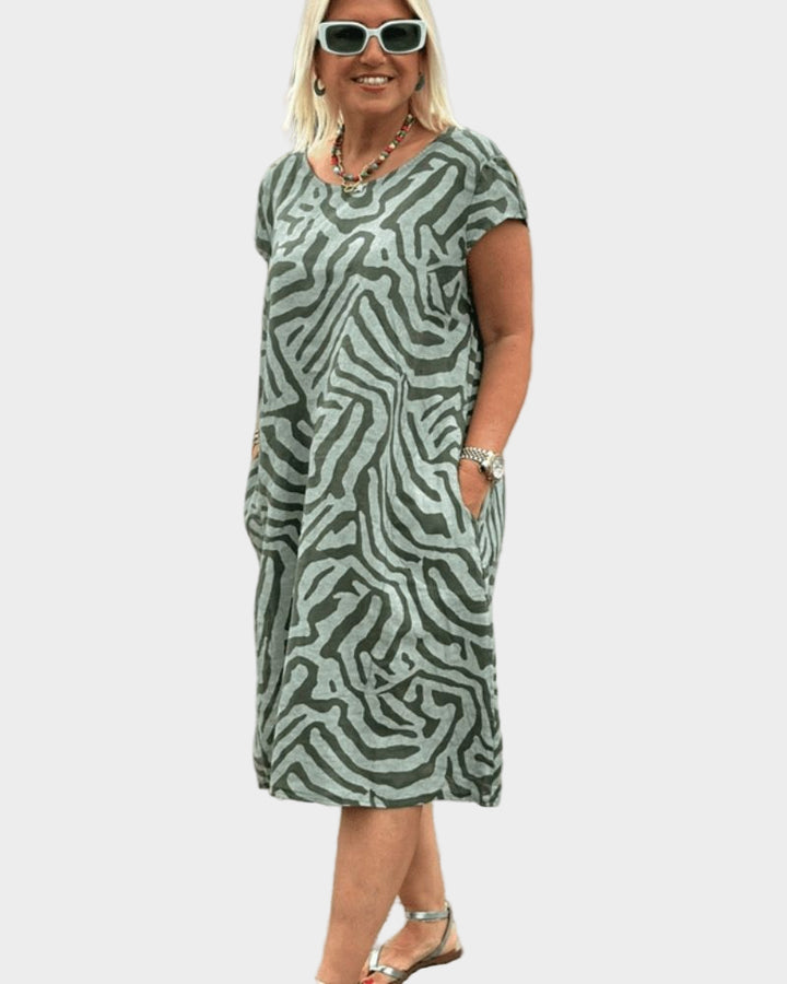 Καλοκαιρινό φόρεμα με στρογγυλή λαιμόκοψη και όμορφο σχέδιο