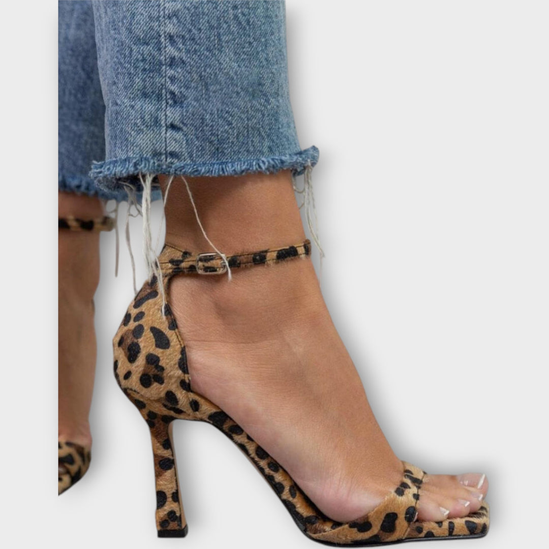 Υψηλές γόβες με animal print