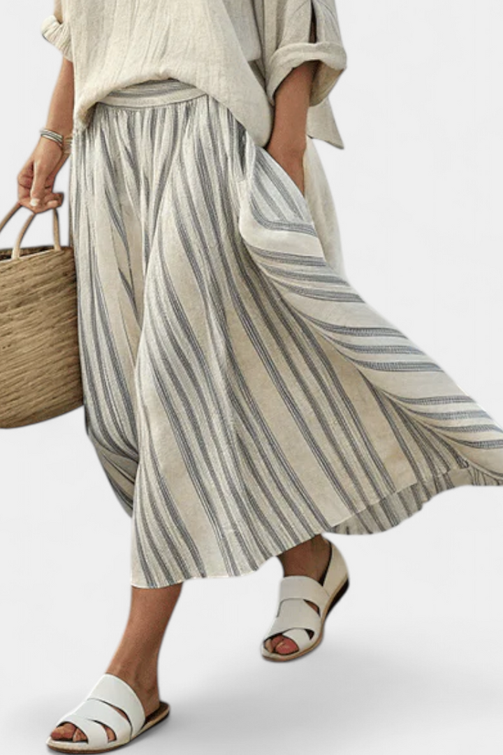 Σύνολο Casual Daisy με Oversize Μπλούζα και Midi Φούστα με Ρίγες από Λινό Μπαμπού για Ένα Κομψό και Άνετο Στυλ