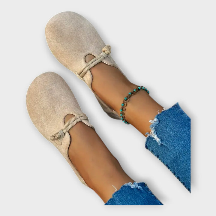 Σουέτ Παπούτσια με Κόμπο Λεπτομέρεια