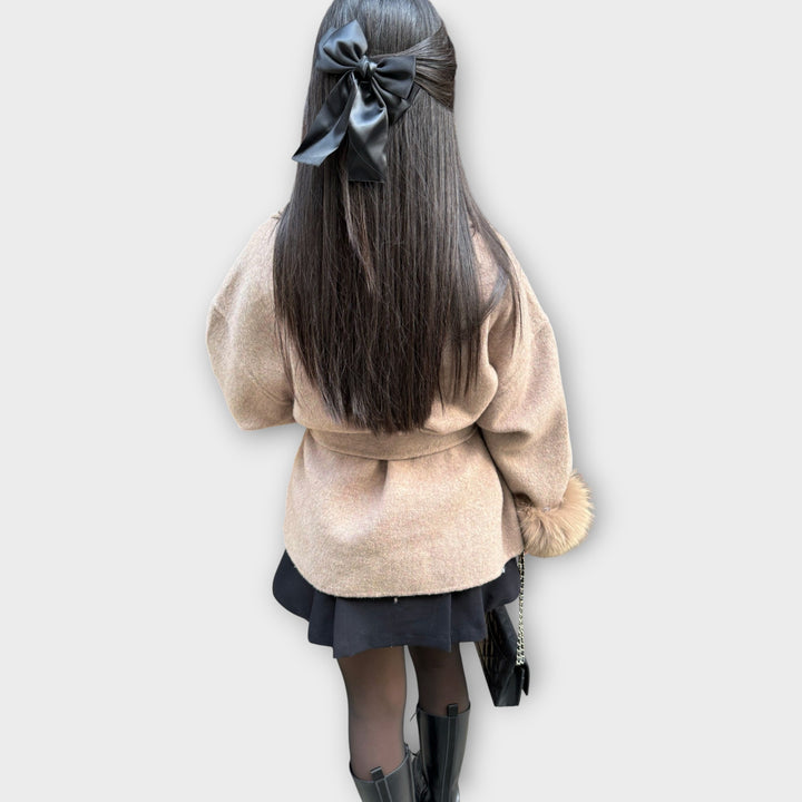 Παλτό με Ζώνη και Λεπτομέρειες στη Μανσέτα