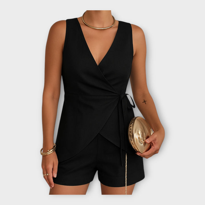 Κομψό Σορτς Σατέν με Σταυρωτό Τοπ