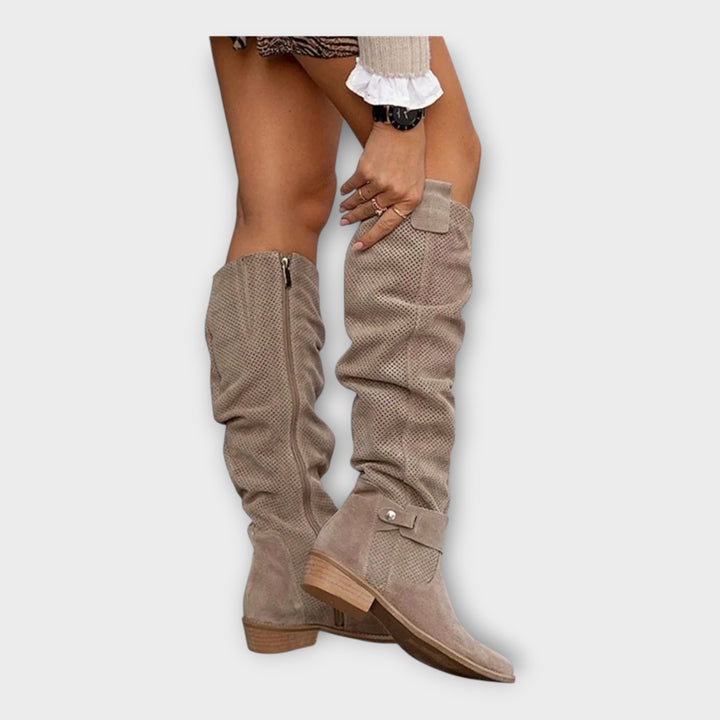 Μπότες με κομψό και διαχρονικό σχεδιασμό