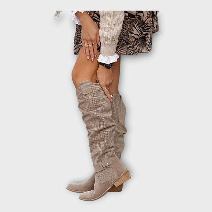 Μπότες με κομψό και διαχρονικό σχεδιασμό