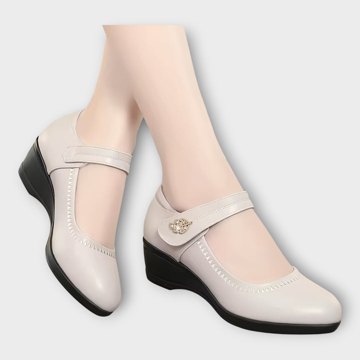 Κομψές Γόβες με Χαμηλό Τακούνι και Σταθερή Στήριξη