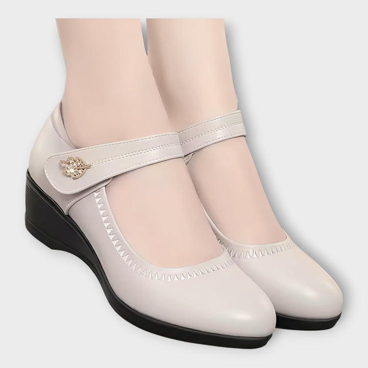 Κομψές Γόβες με Χαμηλό Τακούνι και Σταθερή Στήριξη