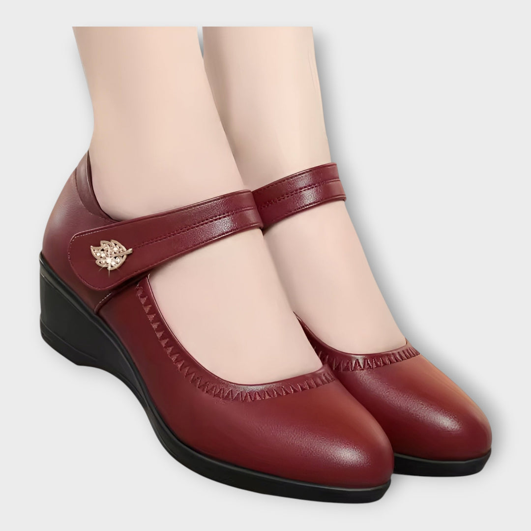 Κομψές Γόβες με Χαμηλό Τακούνι και Σταθερή Στήριξη