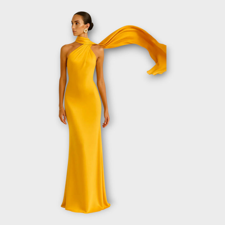 Μακρύ Εντυπωσιακό Φόρεμα με Ασύμμετρο Ντεκολτέ