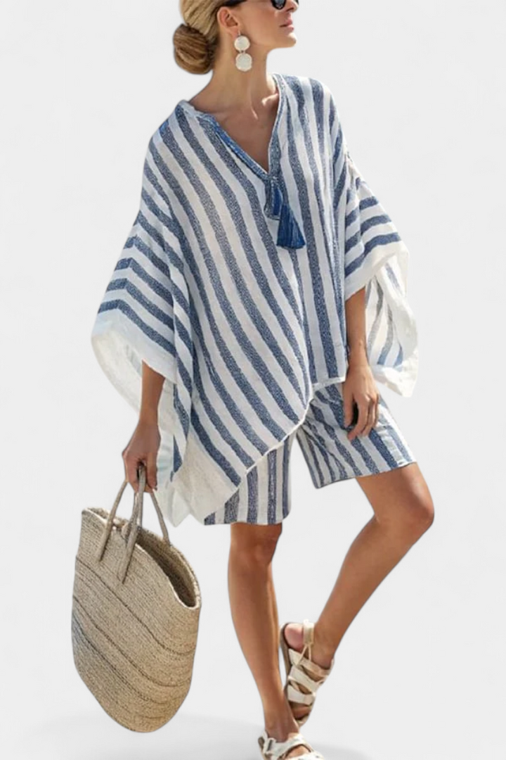 Σετ ριγέ Nancy με μπλούζα oversized και κομψά σορτς