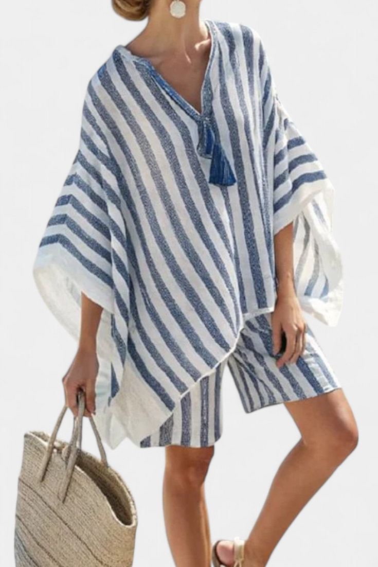Σετ ριγέ Nancy με μπλούζα oversized και κομψά σορτς