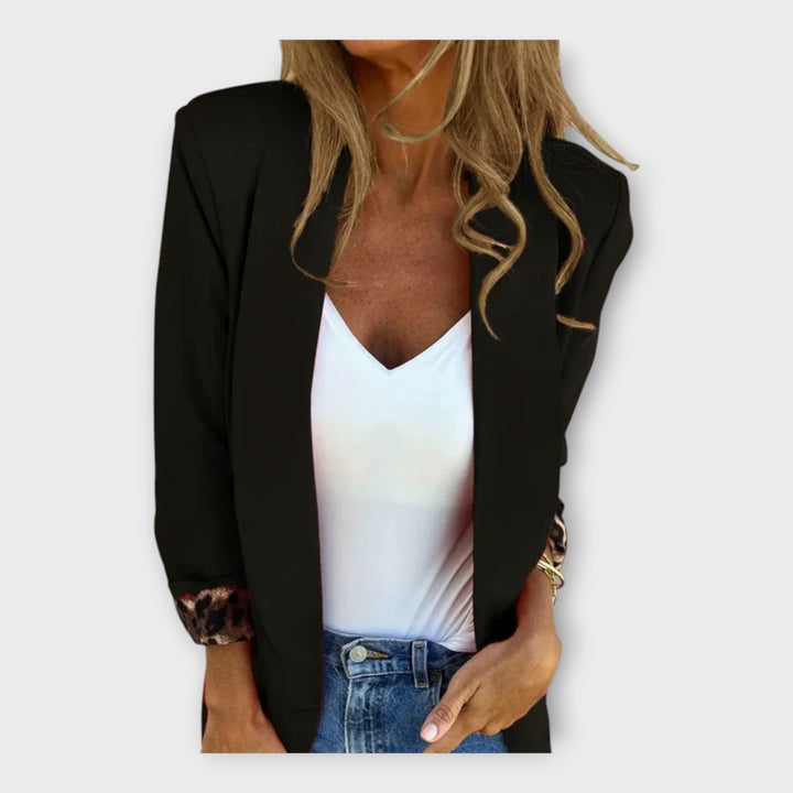 Κομψό Blazer με Minimal Σχεδιασμό