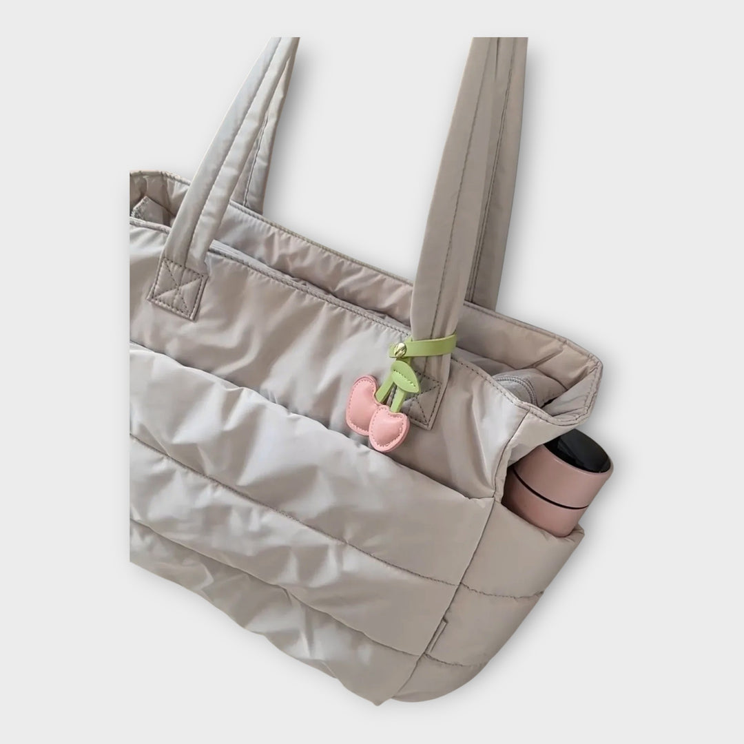 Κομψή Tote Τσάντα με Διαχρονικό Σχεδιασμό