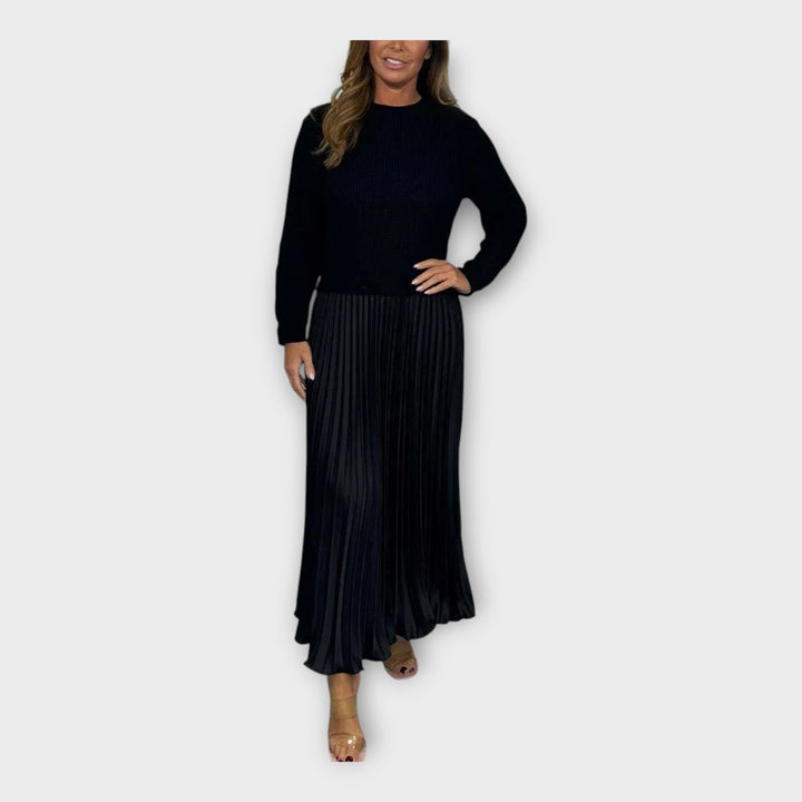 Κομψό Φόρεμα με Πλισέ Σχέδιο και Διαχρονική Αισθητική