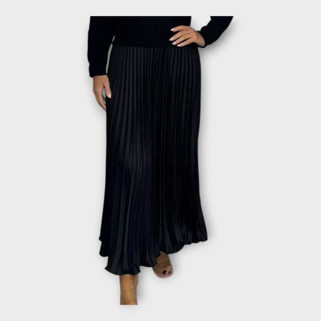 Κομψό Φόρεμα με Πλισέ Σχέδιο και Διαχρονική Αισθητική