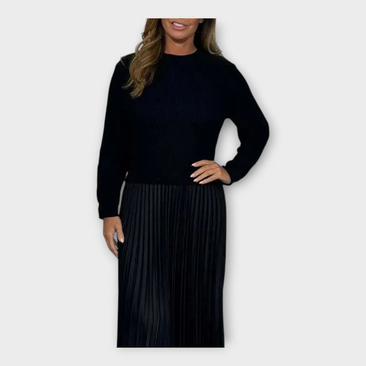 Κομψό Φόρεμα με Πλισέ Σχέδιο και Διαχρονική Αισθητική