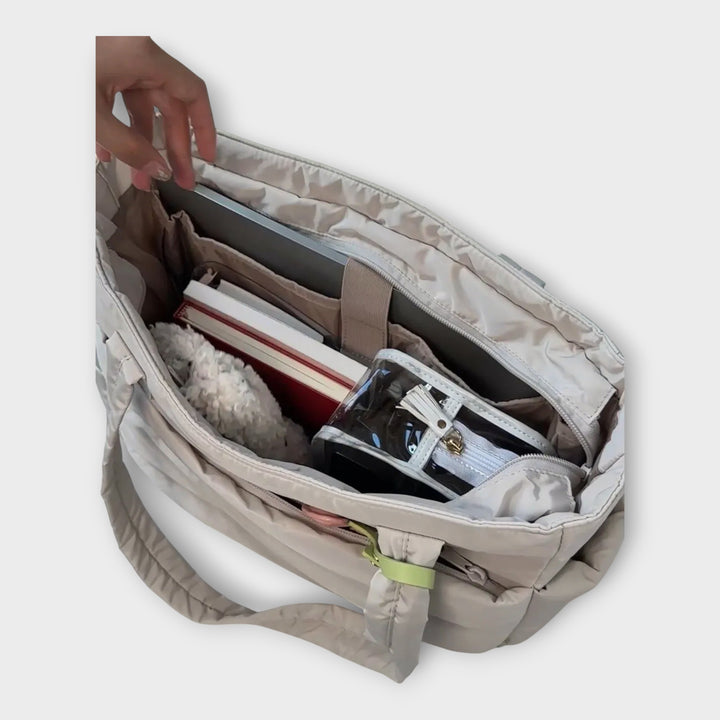 Κομψή Tote Τσάντα με Διαχρονικό Σχεδιασμό