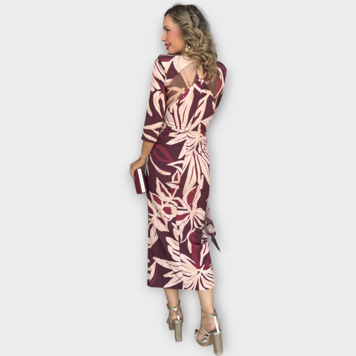 Φόρεμα με Κομψή Γραμμή και Διαχρονικό Στυλ